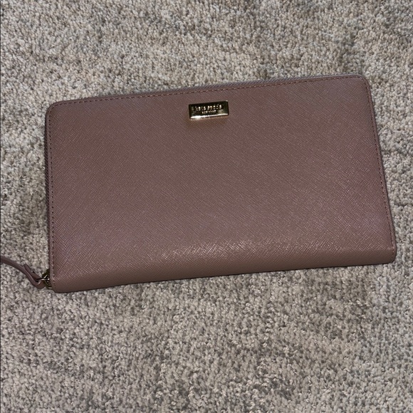 Elegant mauve Kate Spade Wallet - Picture 2 of 4